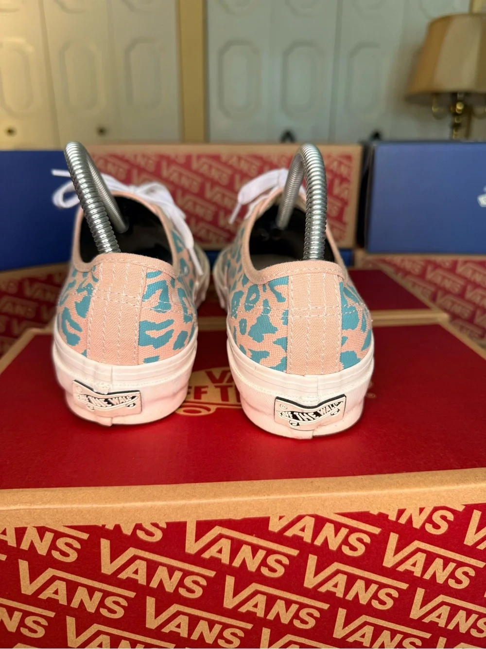 Vans low top